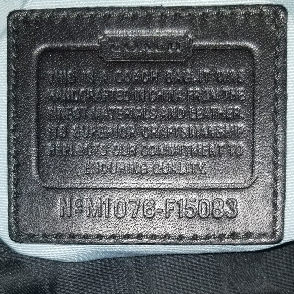 COACH (F15083)Signature SOHO LYNN HOBO Lrg - Black - Picture 5 of 5